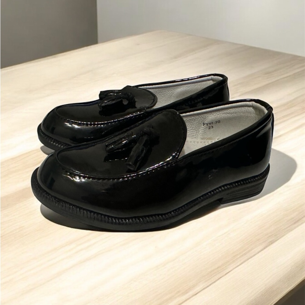 Classic black toddler shoes